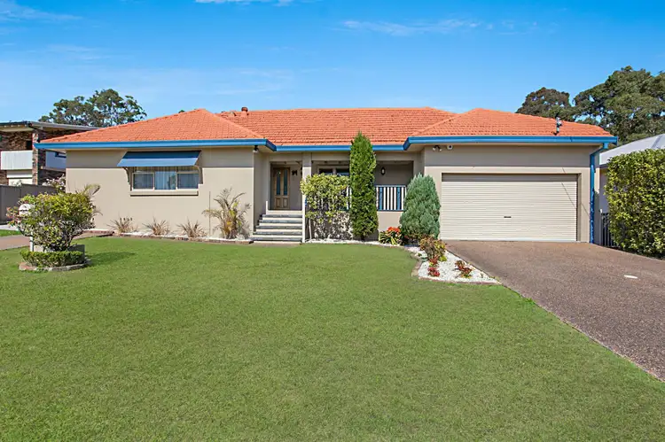 42 Lurnea Crescent, Valentine NSW 2280