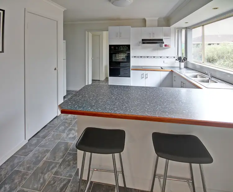 Third view of Homely house listing, 2 Alfred Pl, Bairnsdale VIC 3875