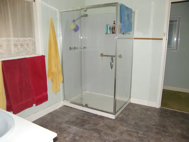Fifth view of Homely house listing, 380 Balfours St, Bairnsdale VIC 3875