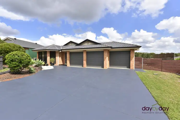 4 Magnolia Cl, Fletcher NSW 2287