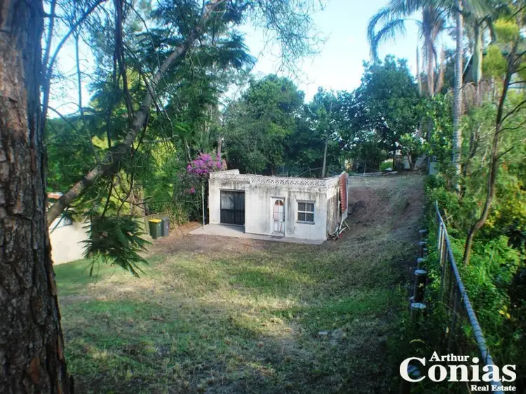 94 Seventeen Mile Rocks Road, Oxley QLD 4075