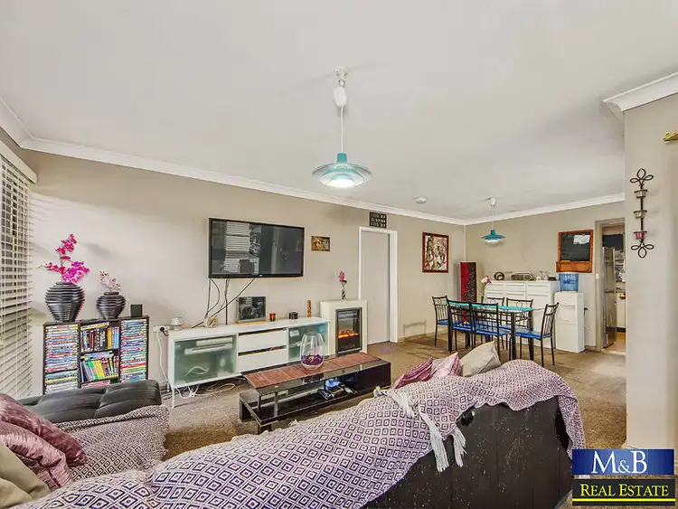 33 Sandakan Crescent, Lethbridge Park NSW 2770