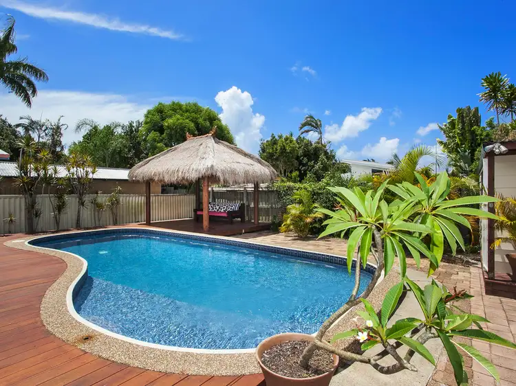 19 Lesley Avenue, Miami QLD 4220