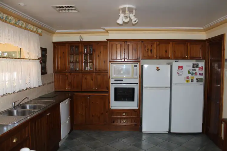 Sixth view of Homely house listing, 10 Higgins Court, Port Pirie SA 5540