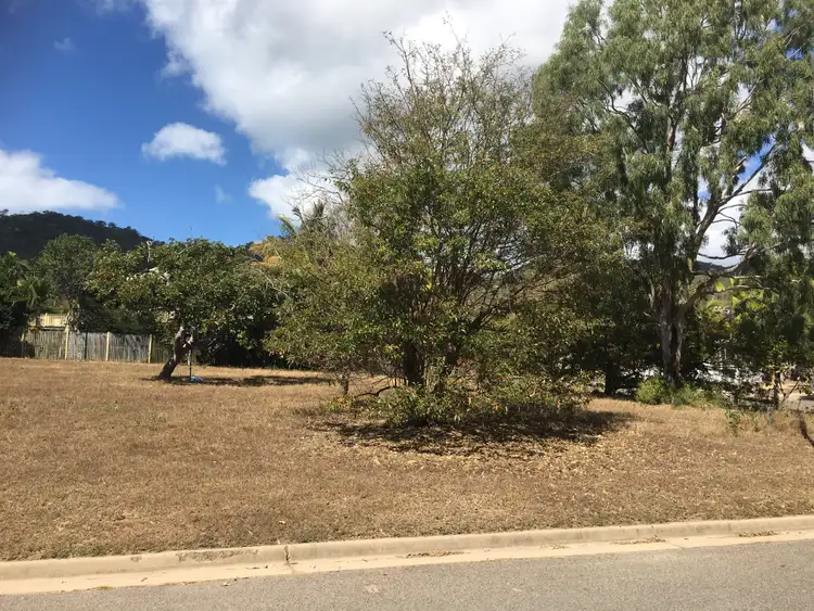 2 Somerset St, Horseshoe Bay QLD 4819