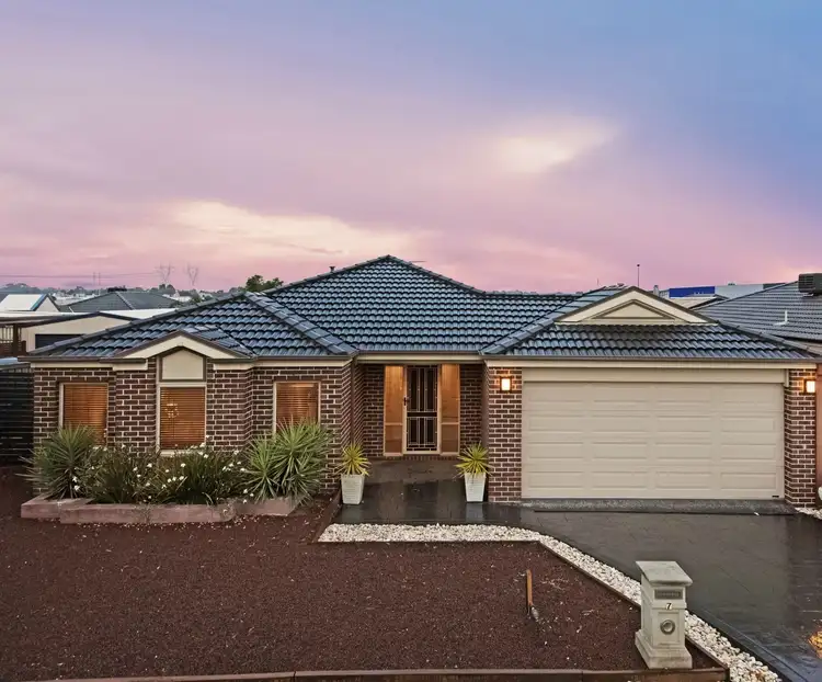 7 Flametree Circuit, Cranbourne North VIC 3977