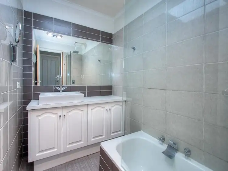 Fifth view of Homely house listing, 6 Oakley Court, Gisborne VIC 3437