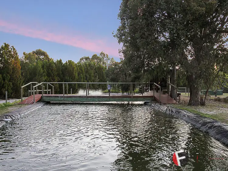 6 Maree Place, Gnangara WA 6077