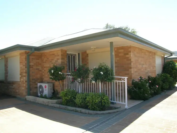 Main view of Homely unit listing, 1/92 Park Street, Scone NSW 2337