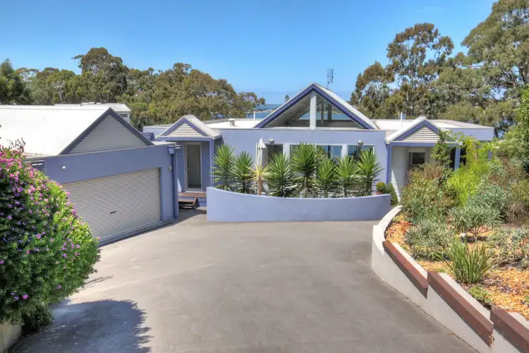 77 Newlands Drive, Paynesville VIC 3880