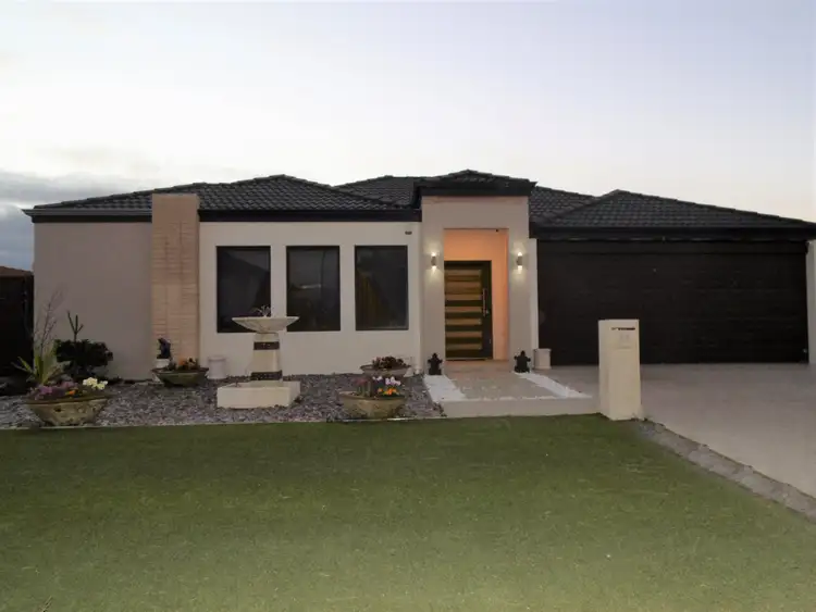 22 Wannell St, Queens Park WA 6107