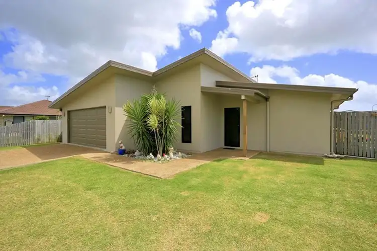 15 Beachmere Street, Burnett Heads QLD 4670