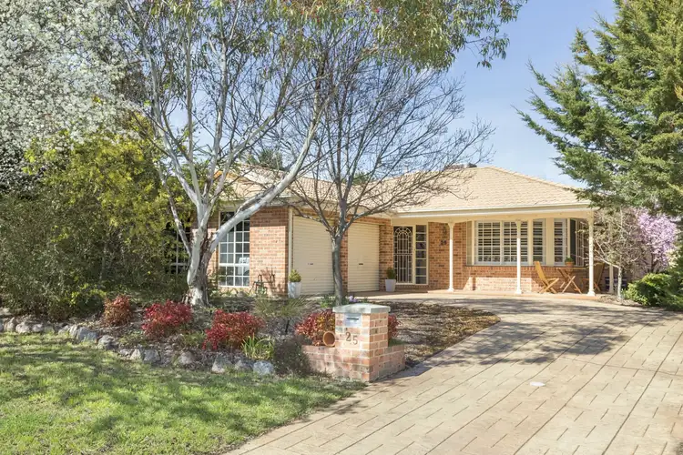 25 Walker Crescent, Jerrabomberra NSW 2619