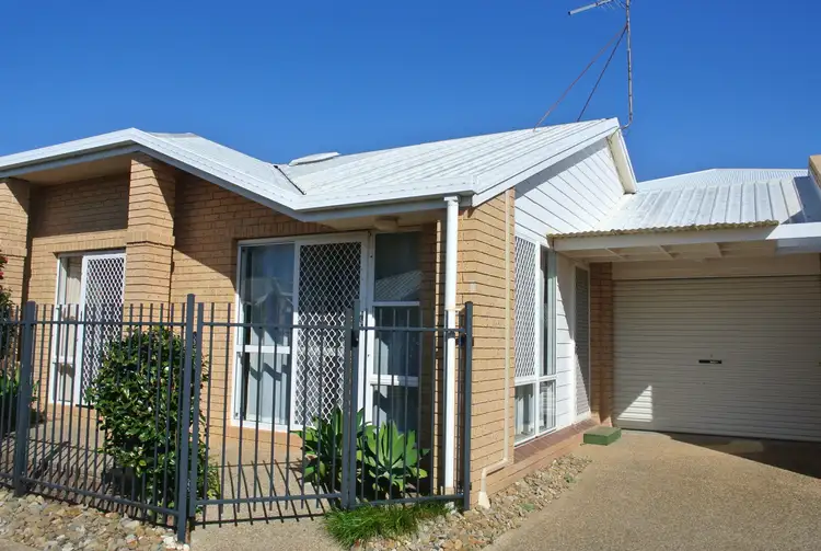 Second view of Homely unit listing, 5/117 Prince Edward Pde, Scarborough QLD 4020