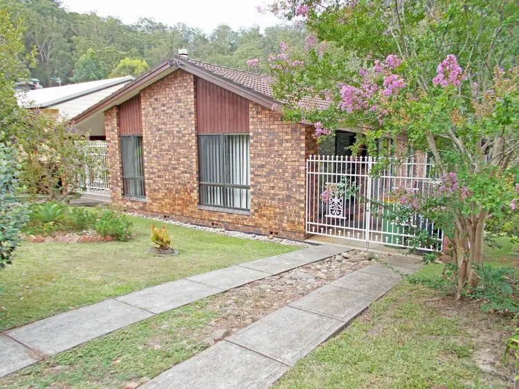 16 Walmsley Road, Lower Macdonald NSW 2775