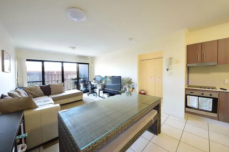 Fifth view of Homely unit listing, 6/2104 Gold Coast Highway, Miami QLD 4220
