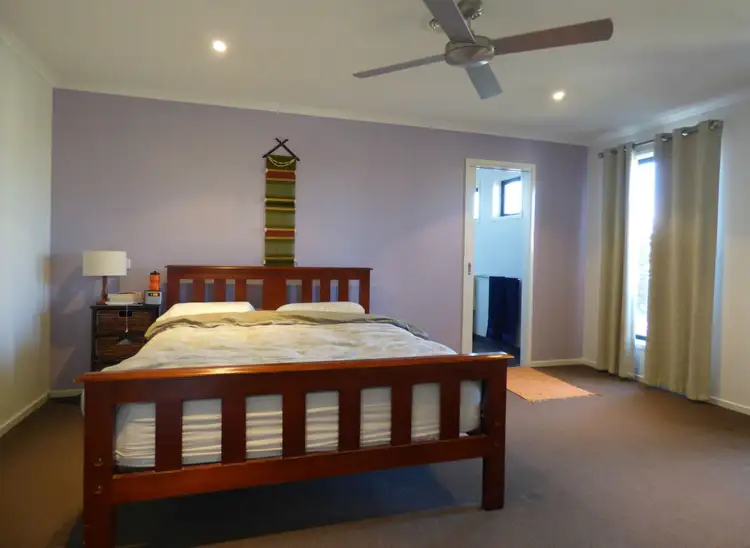 Fifth view of Homely house listing, 3 Sir Edward Drive, Benalla VIC 3672