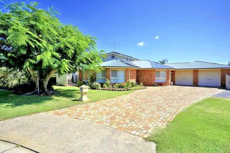 11 Andy Kemp Place, Bargara QLD 4670