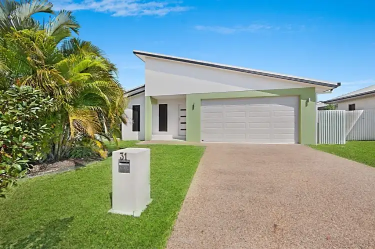 31 Hillock Crescent, Bushland Beach QLD 4818
