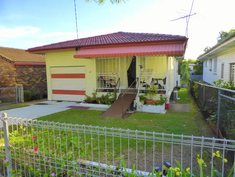 25 Victoria Avenue, Woody Point QLD 4019