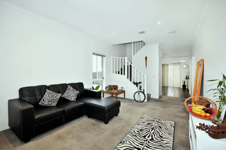 Fourth view of Homely townhouse listing, 5 Seggan Circle, Gowanbrae VIC 3043