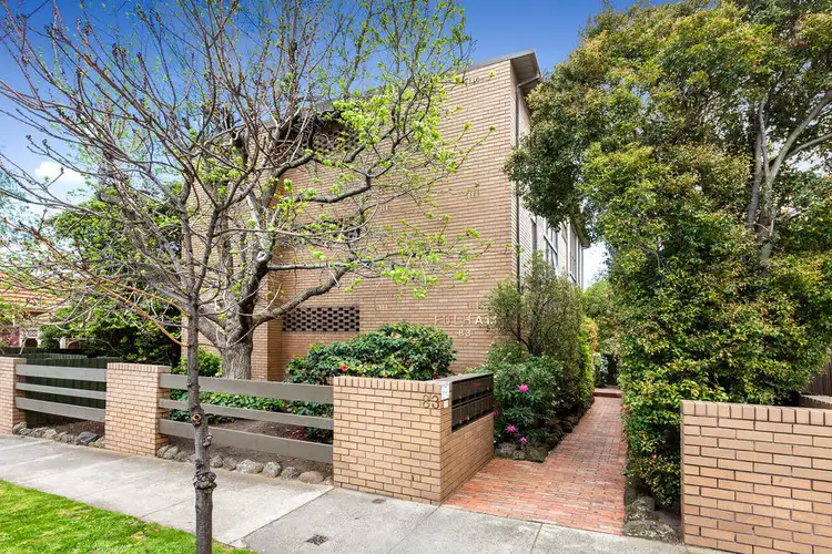 2/83 Mathoura Road, Toorak VIC 3142