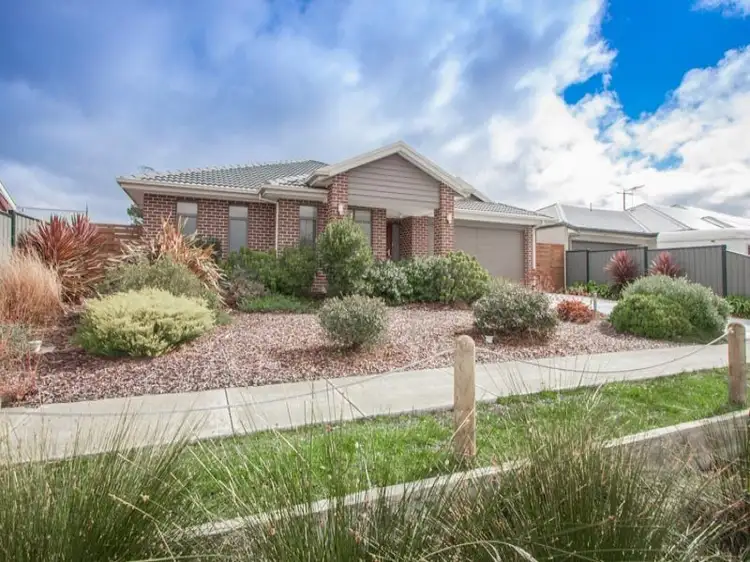 4 Thompson Close, Gisborne VIC 3437