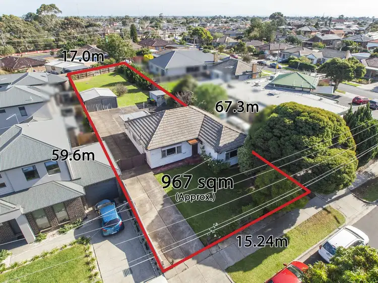 17 Cresswold Avenue, Avondale Heights VIC 3034