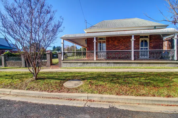 18 Bridge Street, Uralla NSW 2358
