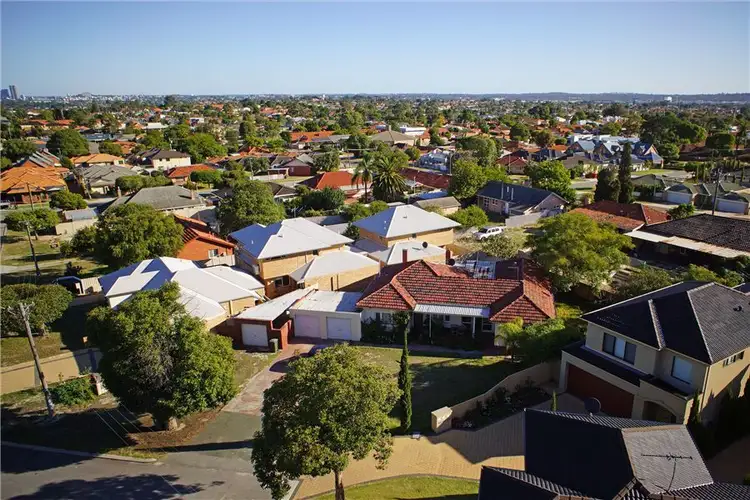 5 May Court, Nollamara WA 6061