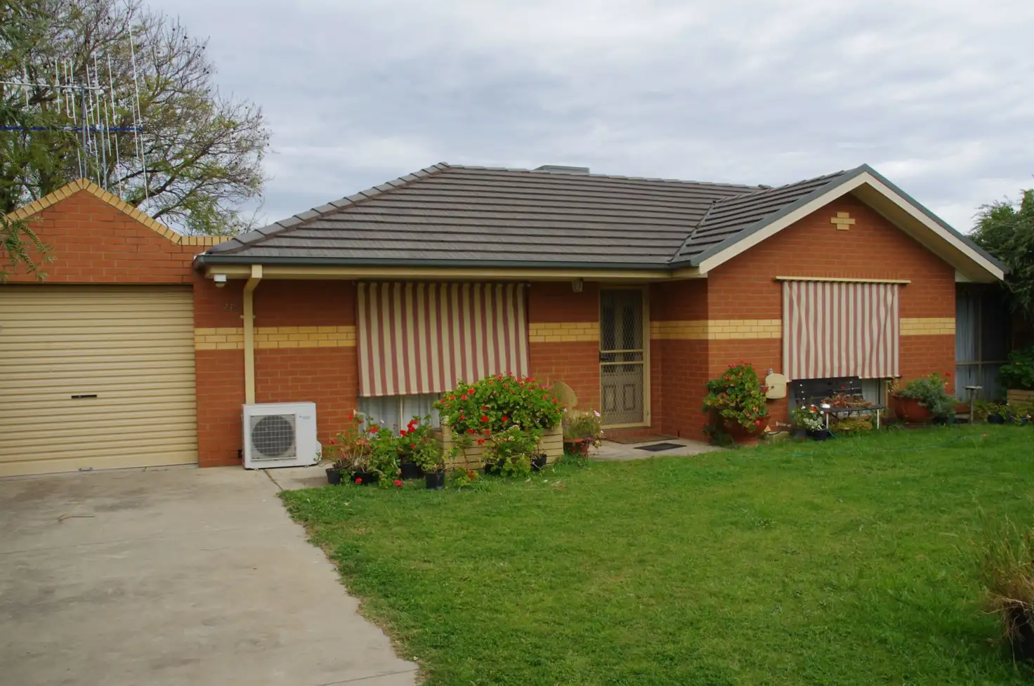 Main view of Homely unit listing, Unit 2/5 Apricot Circuit, Cobram VIC 3644