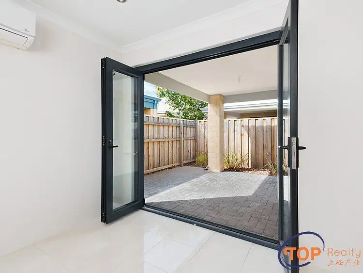 Sixth view of Homely house listing, 10 Trinity Close, Canning Vale WA 6155