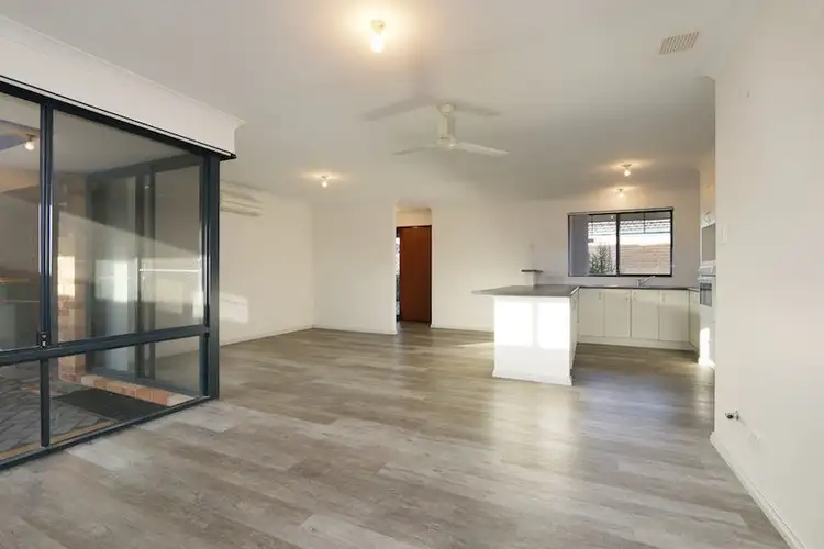 Fourth view of Homely villa listing, 27/7 Lester Drive, Thornlie WA 6108