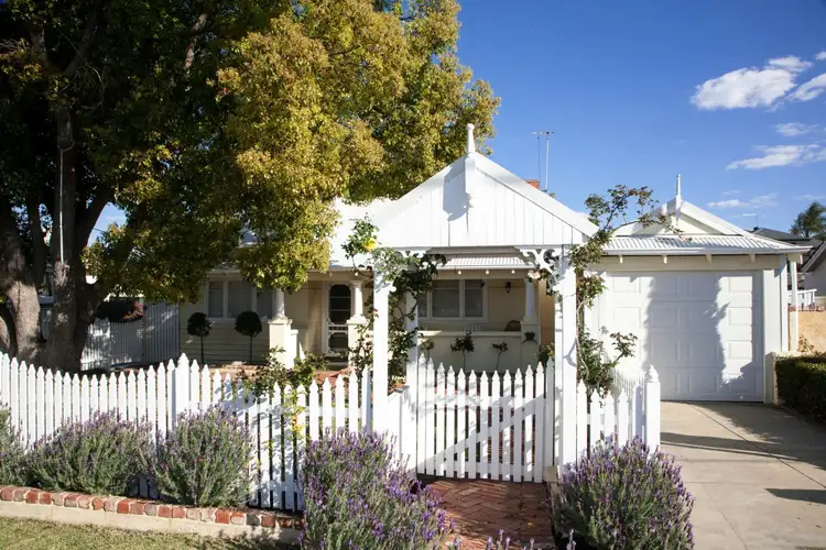 62 LAMOND Street, Alfred Cove WA 6154