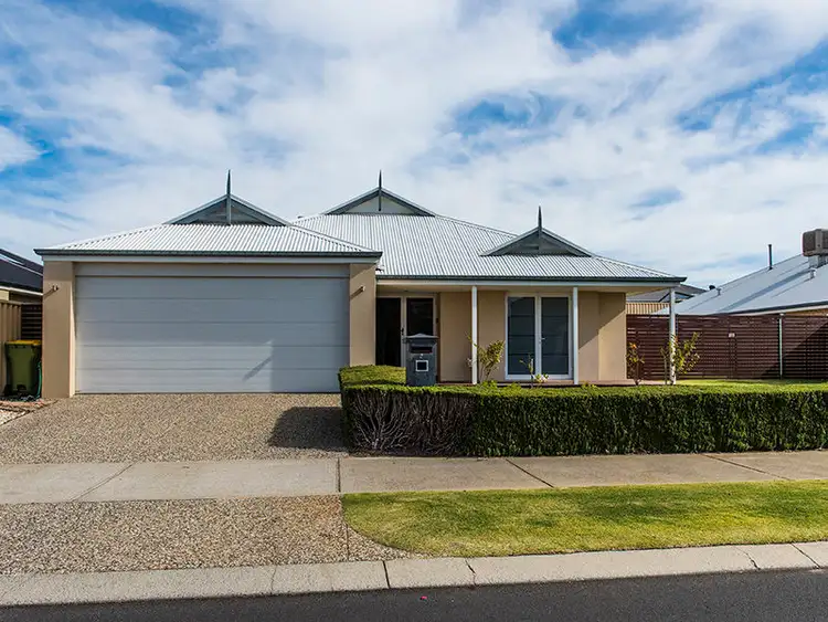 8 Rodondo Street, Dalyellup WA 6230