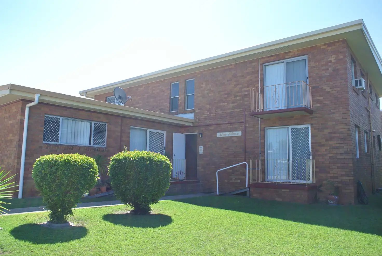 Main view of Homely unit listing, 2/10 Meredith St, Redcliffe QLD 4020