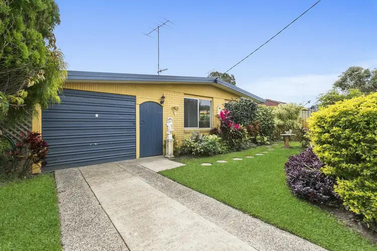 11 Timor Avenue, Palm Beach QLD 4221