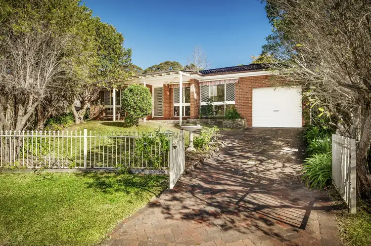 12 Willowglen Close, Green Point NSW 2251