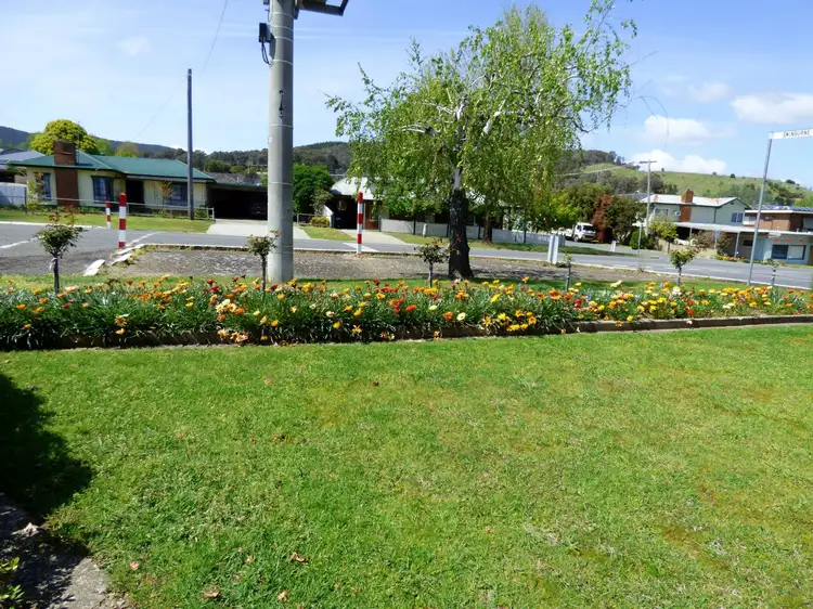Fifth view of Homely house listing, 2 Swinburne Avenue, Myrtleford VIC 3737
