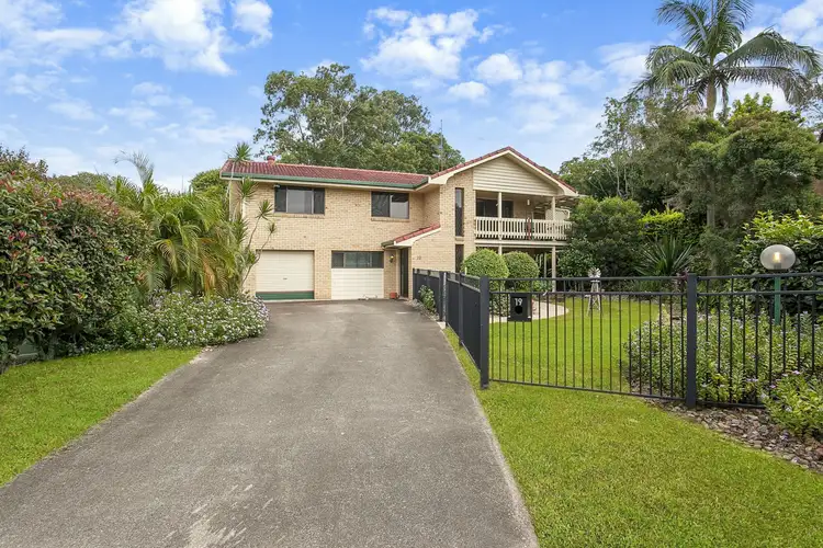 19 Myrtle Court, Palm Beach QLD 4221