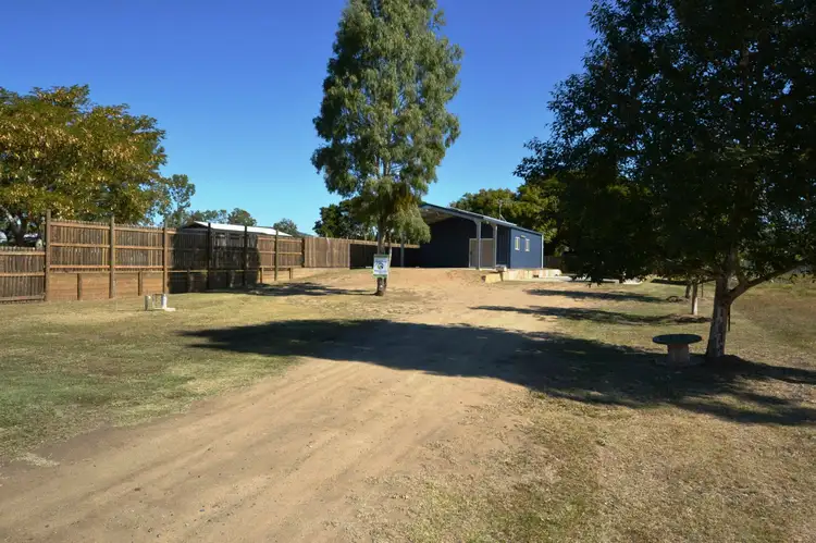 8b Cecil Street, Kabra QLD 4702