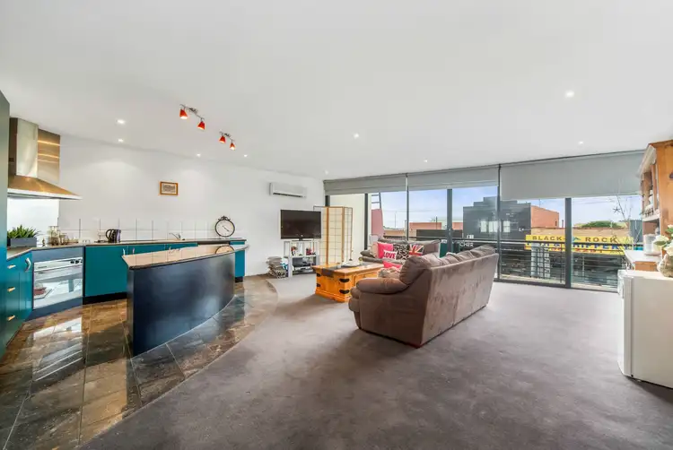Main view of Homely unit listing, 32 Bluff Road, Black Rock VIC 3193