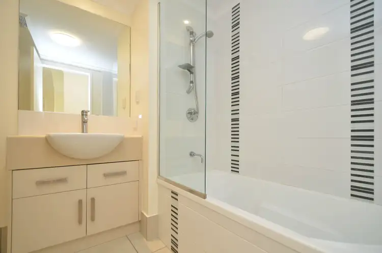 Seventh view of Homely unit listing, 9/6 Henry Street, West End QLD 4810