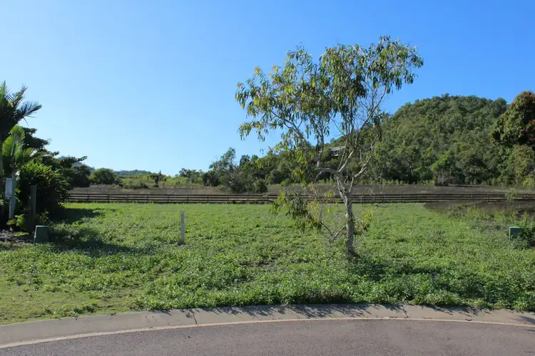 4 Stetan Court, Horseshoe Bay QLD 4819