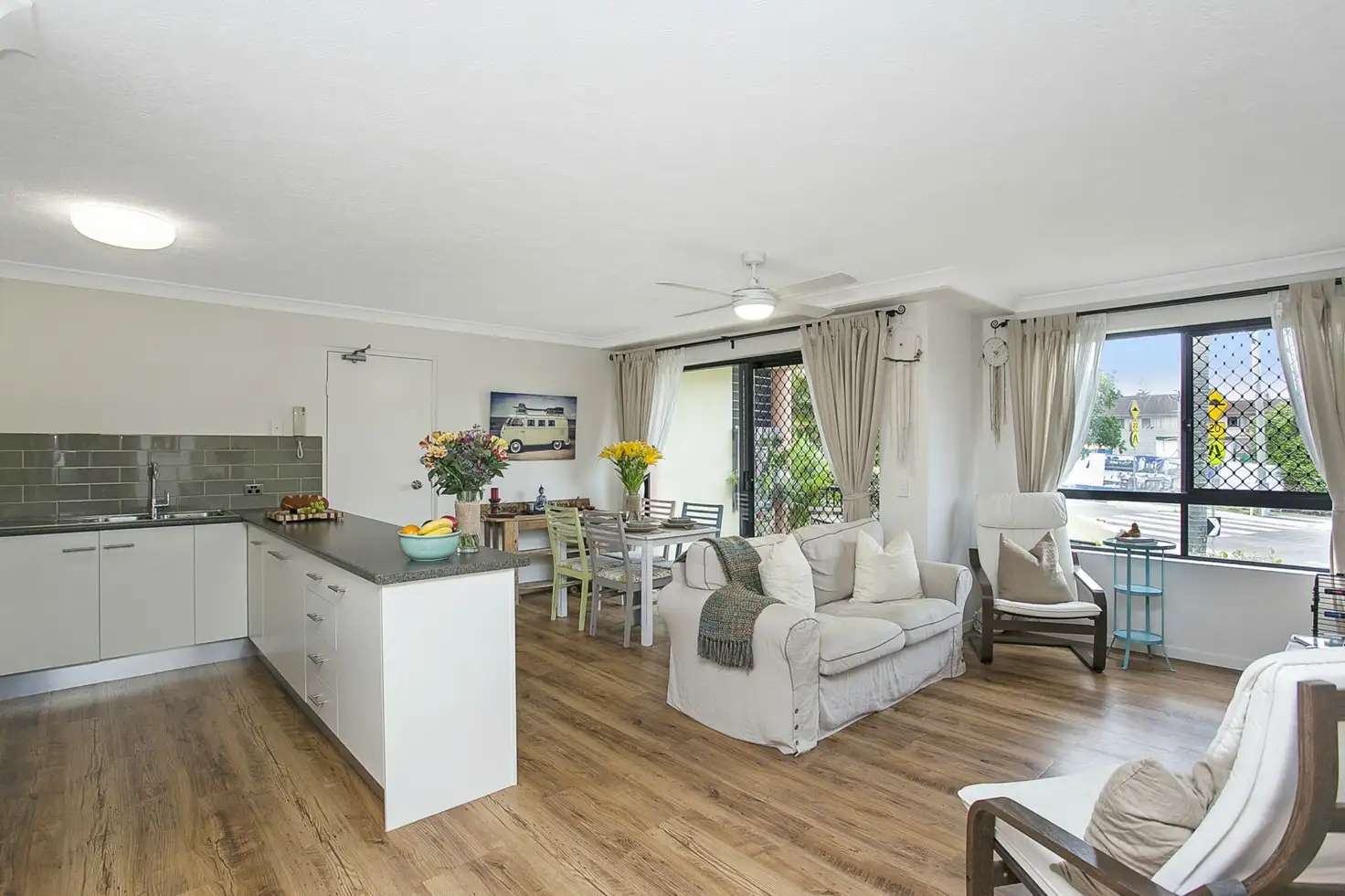 Main view of Homely unit listing, 2/5 Mountain View Avenue, Miami QLD 4220