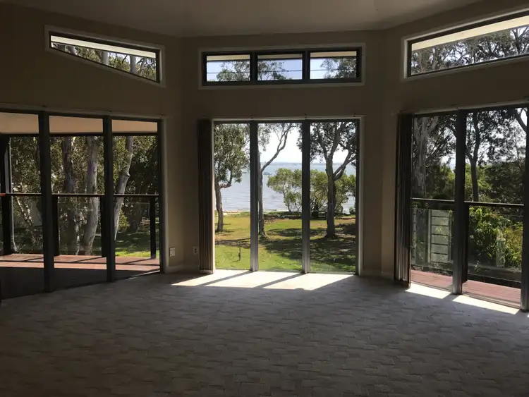 71 Coast Rd, Macleay Island QLD 4184