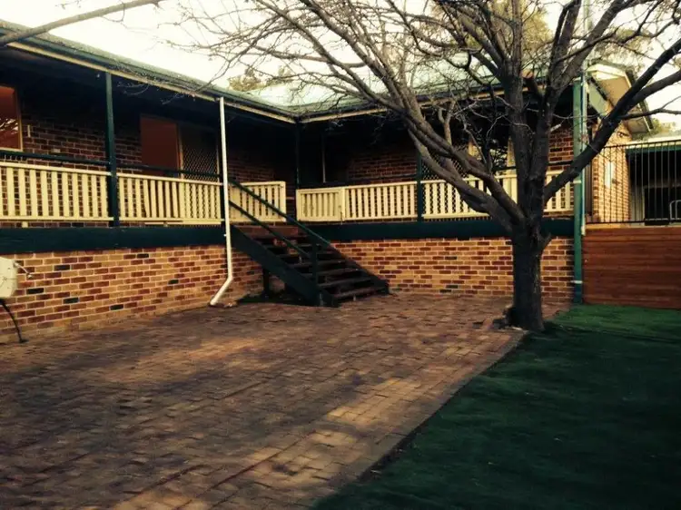 72 Jacaranda Drive, Jerrabomberra NSW 2619