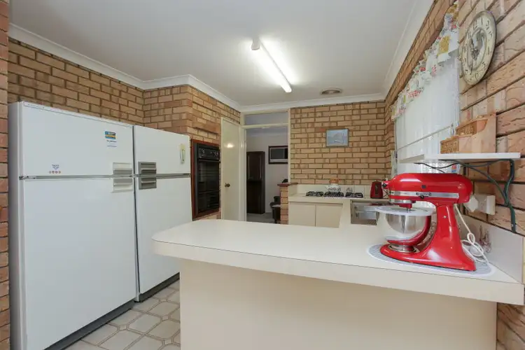 8 Breeze Court, Gosnells WA 6110