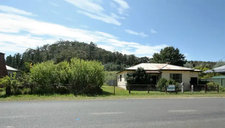 8 Foxlow Street, Captains Flat NSW 2623