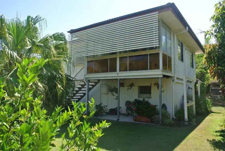 8 Wendy Crescent, Clontarf QLD 4019